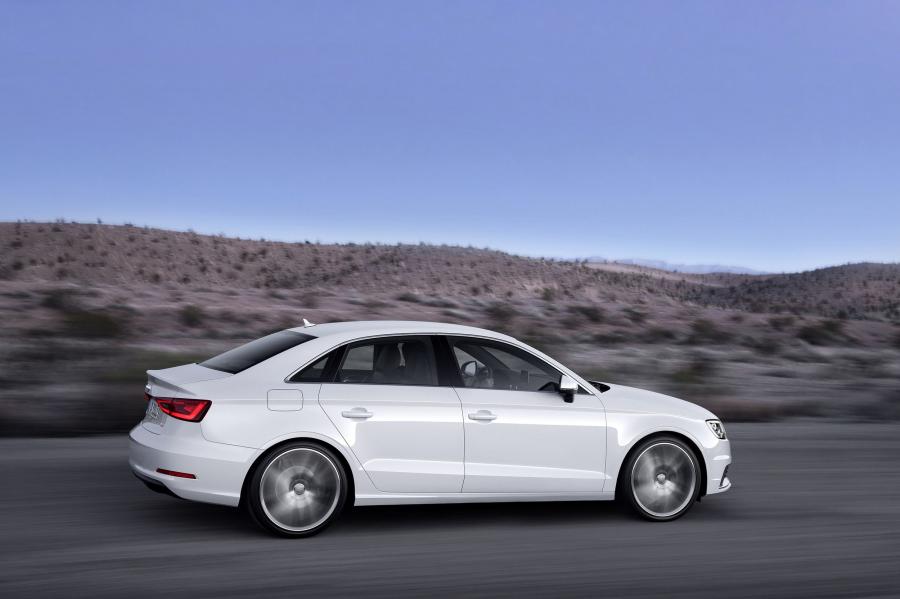  Audi A3 Sedan 2.0 TDI (8V) 2013 года  (WW) (фото 8 из 42)